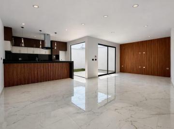 Casa · 320m² · 3 Recámaras · 2 Estacionamientos · Casa en Venta Paseo de La Reina, Xalapa, Ver.