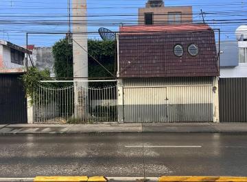 FACHADA · Casa en Venta Oportunidad!. Excelente Ubicación.