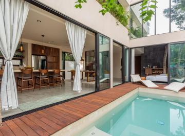 Casa · 275m² · 3 Recámaras · 2 Estacionamientos · Venta Casa 3 Recamaras en Comunidad Cerrada Playa del Carmen