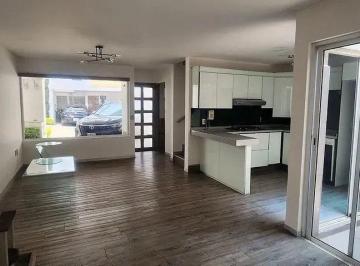 Casa · 235m² · 2 Recámaras · 2 Estacionamientos · Casa en Renta en Xoco a un Costado de Torre Mitikah