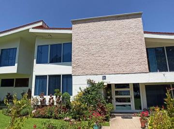 Casa de 5 habitaciones, Cuernavaca · Venta Hermosa Residencia en Club de Golf Los Tabachines ¡A Precio de Terreno!