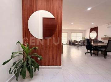 Casa · 192m² · 3 Recámaras · 2 Estacionamientos · Casa en Venta en La Rioja Residencial - Av 135