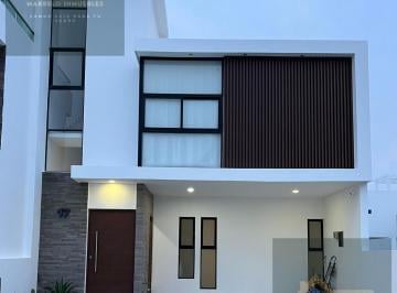 Casa · 212m² · 3 Recámaras · 2 Estacionamientos · Casa en Venta Lomas de La Rioja, Riviera Veracruzana, Alvarado, Veracruz