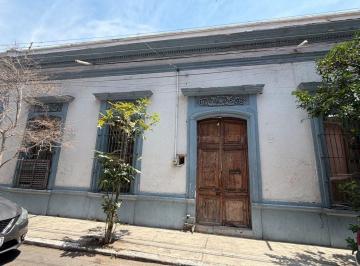 Casa · 340m² · 8 Recámaras · 1 Estacionamiento · Casa en Venta en El Centro Histórico de Guadalajara