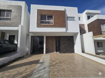 Casa de 3 habitaciones, Saltillo · Casa en Renta Amueblada – Residencial Monteverde, Zona Sur