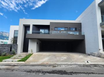 Casa · 364m² · 4 Recámaras · 3 Estacionamientos · Casa en Venta en Bosques de Las Misiones Sector Encino con 4ta. Recámara en P. B.