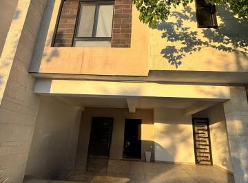 Casa · 154m² · 3 Recámaras · 2 Estacionamientos · Casa Equipada en Fraccionamiento Privado Al Oriente de Saltillo