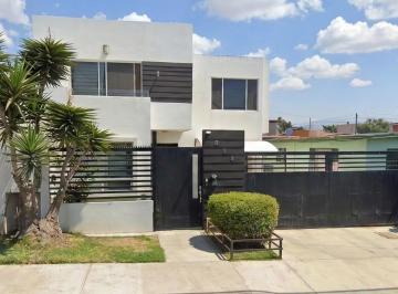 Casa de 4 habitaciones, Ensenada · Venta de Casa en Colonia Ulbrich Ensenada Baja California