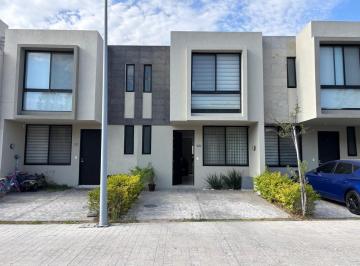 Casa · 102m² · 2 Recámaras · 2 Estacionamientos · Casa en Renta en Zoi Sur - (4)