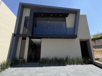 Casa de 4 habitaciones, Morelia · Casa en Venta Vistas Altozano
