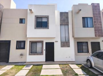 Casa en condominio de 2 habitaciones, El Marqués · Casa en Venta de Oportunidad!