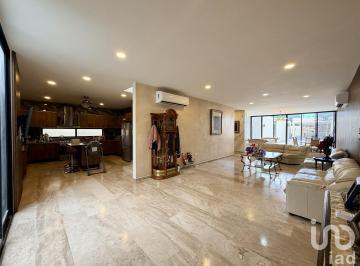 Casa · 535m² · 4 Recámaras · 3 Estacionamientos · Casa en Venta en Dzitya, con Amplios Espacios, Terreno Excedente, 4 Habitaciones y Paneles Solares
