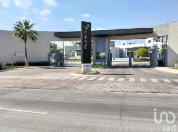 Casa · 200m² · 3 Recámaras · 2 Estacionamientos · Casa en Venta Valle Alto, Juriquilla, Querétaro