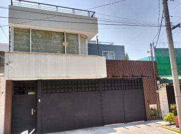 Casa · 260m² · 4 Recámaras · 2 Estacionamientos · Casa en Venta en Circuito Fundadores Ciudad Satélite