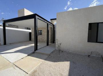 Casa · 255m² · 3 Recámaras · 2 Estacionamientos · Casa en Venta en Mérida, Privada Residencial Aire Puro, Entrega Inmediata