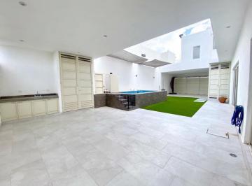 Casa de 4 habitaciones, Saltillo · Casa con 2 Años de Uso; Materiales de Máxima Calidad!
