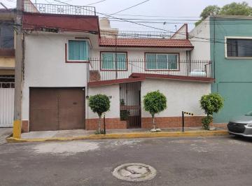 Casa de 4 habitaciones, Iztapalapa · Casa en Venta en Lomas Estrella Iztapalapa