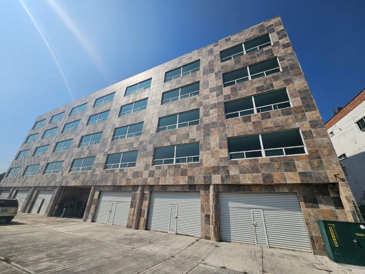 Venta o Renta de Edificio en Eje Juan Pablo II Completo o en Partes