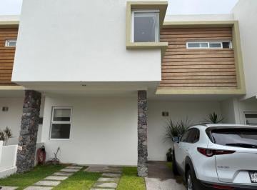 Casa en condominio de 3 habitaciones, Querétaro · Casa en Renta en Valle de Juriquilla – Alenas