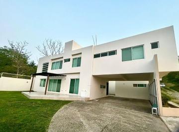 Casa de 4 habitaciones, Poza Rica de Hidalgo · Se Renta Casa en La Colonia Anahuac, Frente Al Fraccionamiento Kehoe