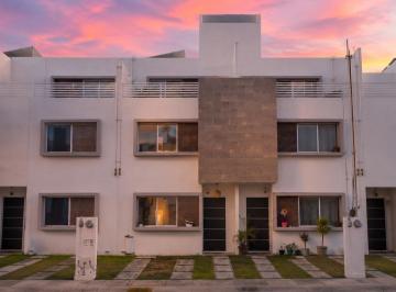 Casa de 3 habitaciones, Solidaridad · Casa con Rooftop Privado y Paneles Solares en Residencial con Alberca en Playa del Carmen
