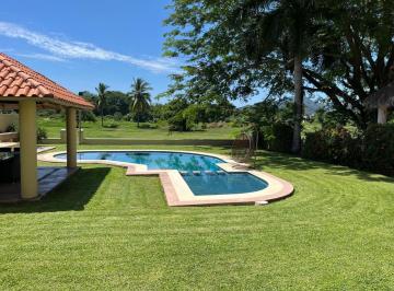 Casa de 4 habitaciones, Manzanillo · Casa en Venta o Renta en Manzanillo, Club Santiago, 4 Recamaras