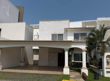 Casa de 4 habitaciones, Centro · Casa en Renta Residencial San Angel