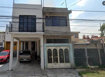 Casa de 3 habitaciones, Cuautitlán Izcalli · Venta de Casa en La Calle Tierra Florida 46 A, Col. Parques, Cuautitlán Izcalli, Estado de México