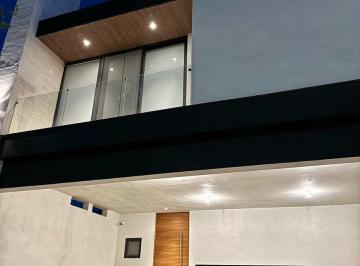Casa · 308m² · 3 Recámaras · 2 Estacionamientos · Casa en Fraccionamiento Península