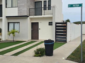Casa en condominio de 3 habitaciones, Mazatlán · Casa con Recamara Abajo en Esquina en Privada Santa Elena con Excedente