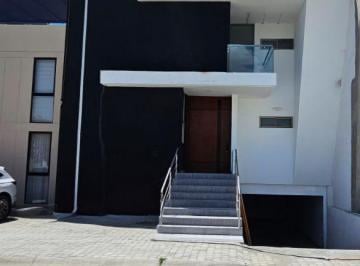 Casa en condominio de 4 habitaciones, Pachuca · Venta Casa 4 Niv. 4 Rec. con Baño, Jardín Residencial La Cartuja Pachuca