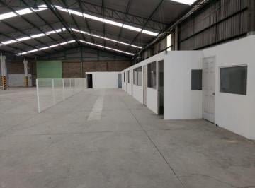 Bodega comercial · 5000m² · 9 Estacionamientos · Bodega en Renta Zona Industrial Resurrección