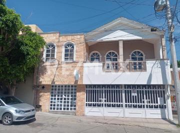 Oficina · 250m² · 2 Estacionamientos · Casa Para Oficinas Jardines del Moral - (4)