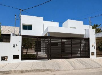 Casa de 4 habitaciones, Mérida · Casa en Renta en Montecristo | 4 Recámaras | Piscina | $27,000