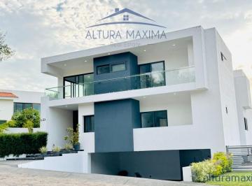 Casa de 5 habitaciones, Zapopan · Hermosa Casa en Venta Diana Natura 4 Habitaciones Zapopan Jal.