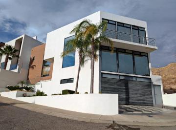 Casa de 3 habitaciones, Chihuahua · Casa en Venta C: 259 m² en Cumbres de San Fco. $15 Mill C/ Paneles Solares