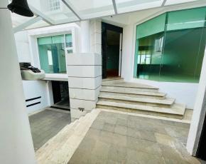 Casa en condominio · 300m² · 4 Recámaras · 6 Estacionamientos · Renta Hermosa Casa en Lomas de Las Aguilas