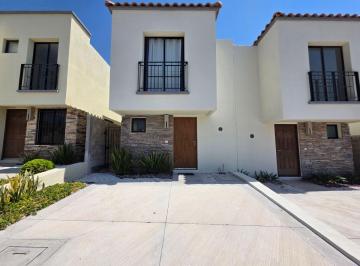 Casa de 2 habitaciones, El Marqués · Casa Velasco en Venta en Capital Sur