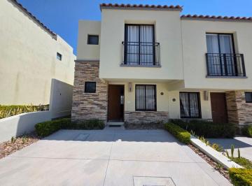 Casa de 3 habitaciones, El Marqués · Casa Monsivais en Venta en Capital Sur