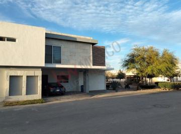 N/A · Casa en Venta en Quintas Tamarindos, Torreón Norte - 4 Recámaras y Alberca