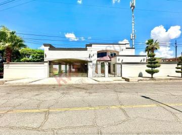 N/A · Se Vende Casa con Alberca 4 Recamaras 3 Baños 600 m² de Terreno