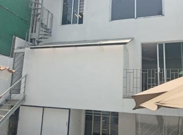 Casa · 341m² · 3 Recámaras · 3 Estacionamientos · Venta de Casa