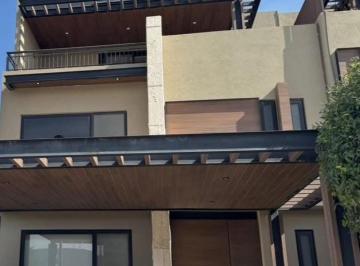 Casa · 277m² · 3 Recámaras · 2 Estacionamientos · Casa - Fraccionamiento Villa Carriedo