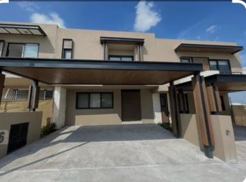 Casa · 173m² · 3 Recámaras · 2 Estacionamientos · Casa - Fraccionamiento El Campanario