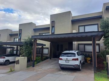 Casa · 209m² · 3 Recámaras · 2 Estacionamientos · Casa - Fraccionamiento Villa Carriedo