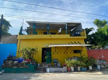 Casa de 4 habitaciones, Coatzacoalcos · Venta de Propiedad con Casa en Planta Baja y Departamento en Planta Alta