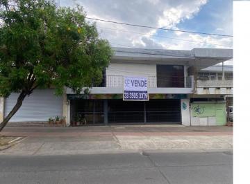 Local comercial , Guadalajara · Casa con Local en Venta