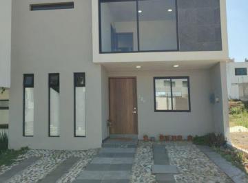 Casa · 160m² · 4 Recámaras · 2 Estacionamientos · Residencia en Venta en Senderos de Monteverde