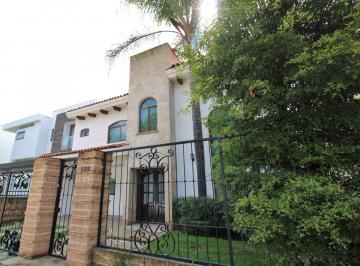 Casa en condominio de 3 habitaciones, Zapopan · Casa en Renta Jardin Real