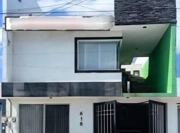 Casa · 193m² · 4 Recámaras · 1 Estacionamiento · Casa en Venta en Hacienda de Los Morales, San Luis Potosí.